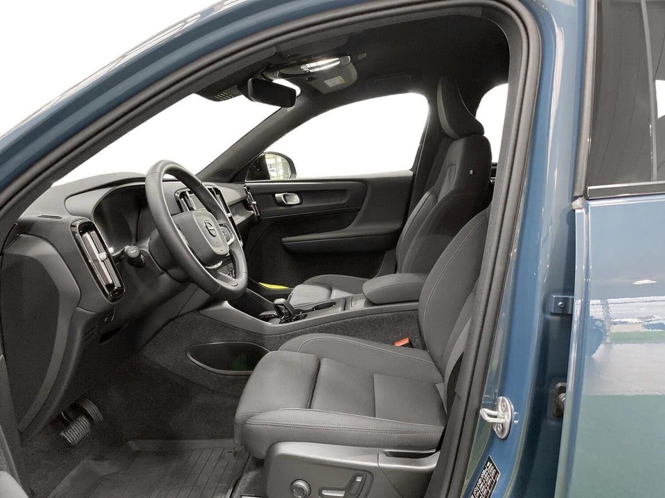 Volvo EX40 Extended Range Plus 5d