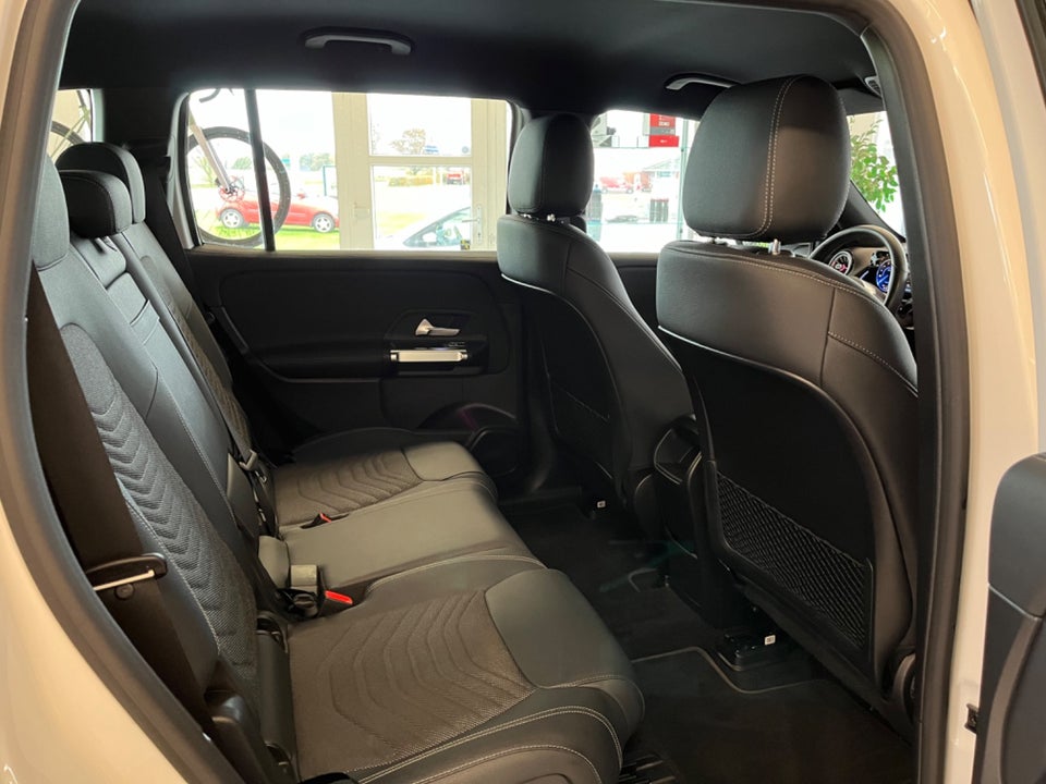 Mercedes EQB300 Progressive Advance 4Matic 5d