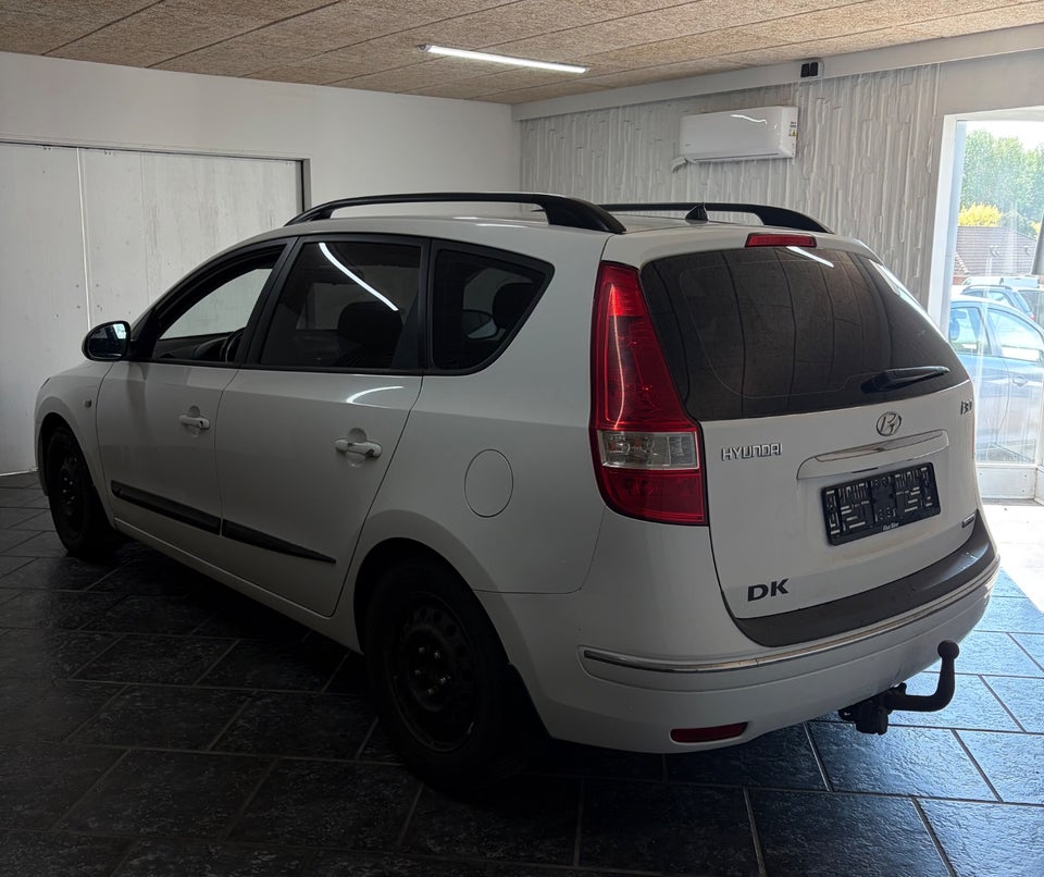 Hyundai i30 1,6 CRDi 115 Classic CW 5d
