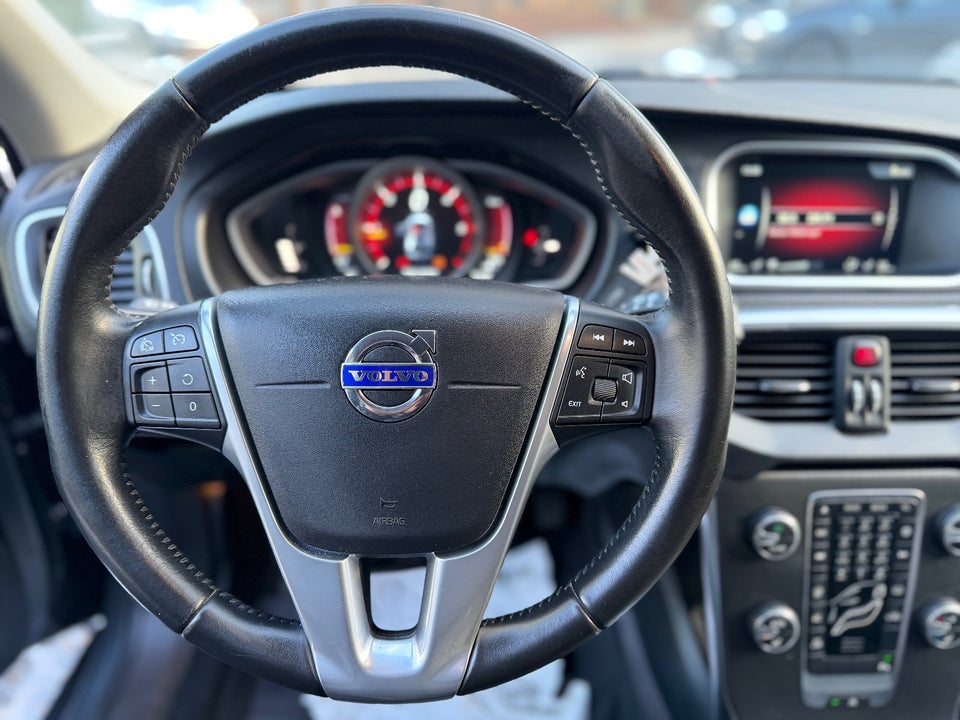 Volvo V40 2,0 D2 120 Momentum 5d