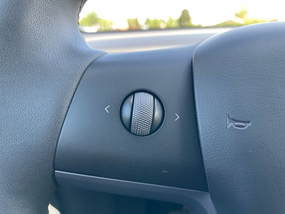 Tesla Model Y Long Range AWD 5d