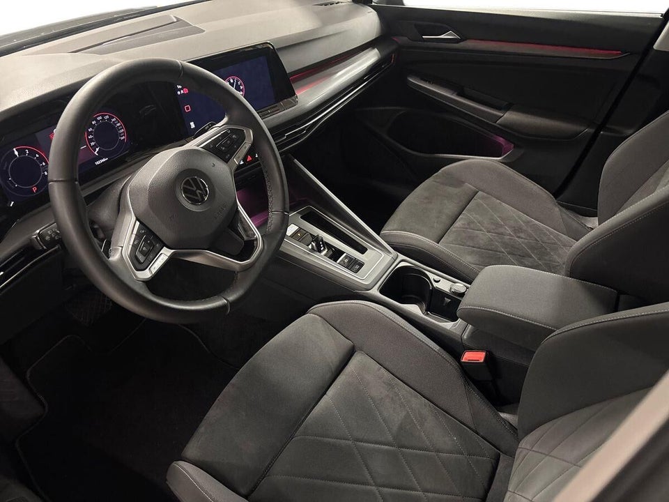 VW Golf VIII 1,4 eHybrid DSG 5d