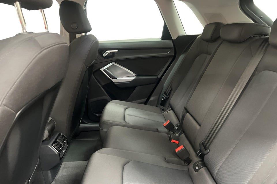 Audi Q3 35 TFSi Advanced Prestige S-tr. 5d