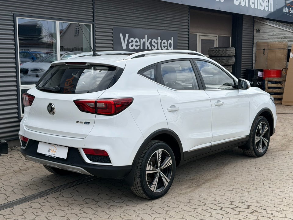 MG ZS EV Luxury 5d