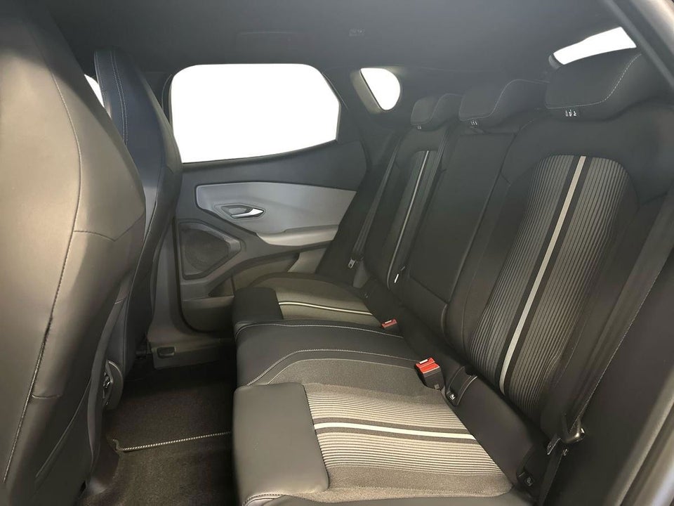 Ford Capri 82 Select Extended Range 5d