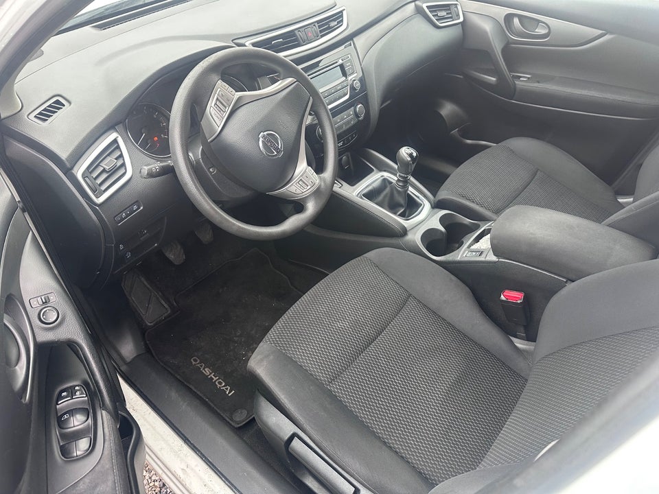 Nissan Qashqai 1,2 Dig-T 115 Acenta 5d
