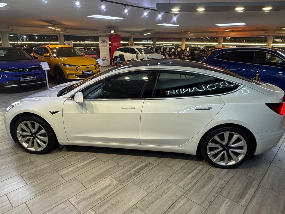 Tesla Model 3 Standard Range+ RWD 4d