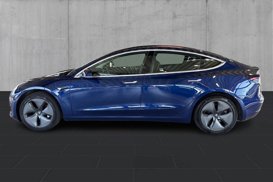 Tesla Model 3 Standard Range+ RWD 4d