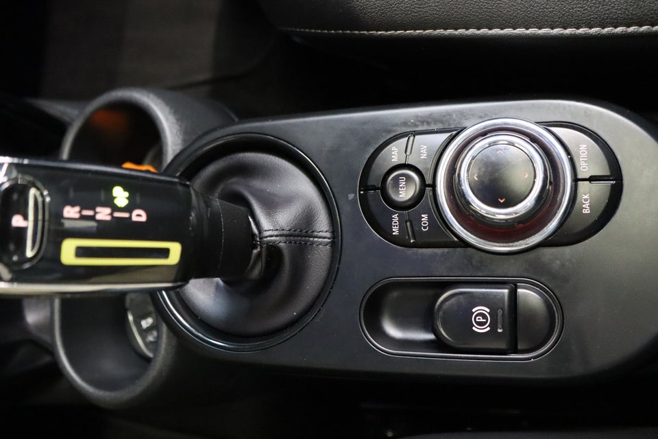 MINI Cooper SE Camden Edition 3d