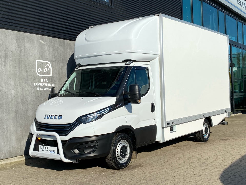 Iveco Daily 3,0 35S18 4100mm Box m/lift AG8