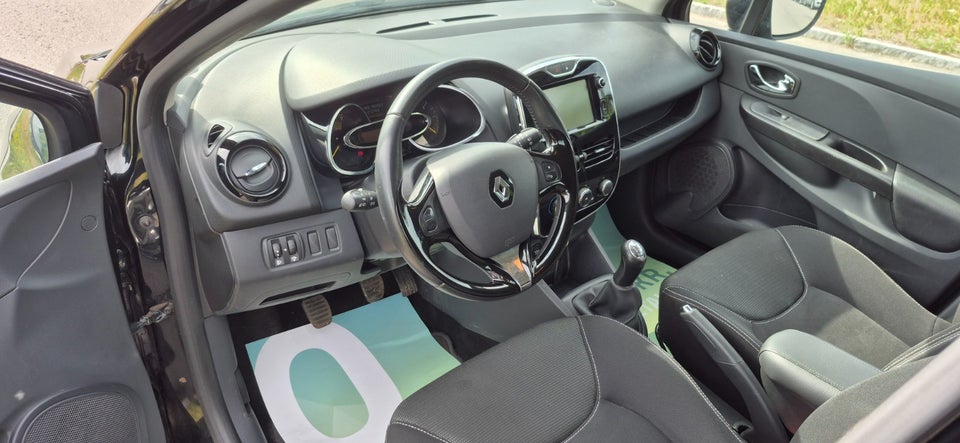 Renault Clio IV 1,2 16V Expression 5d