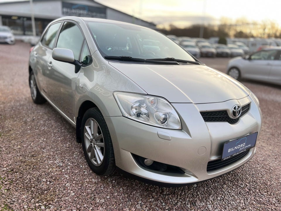 Toyota Auris 1,6 Luna+ 5d