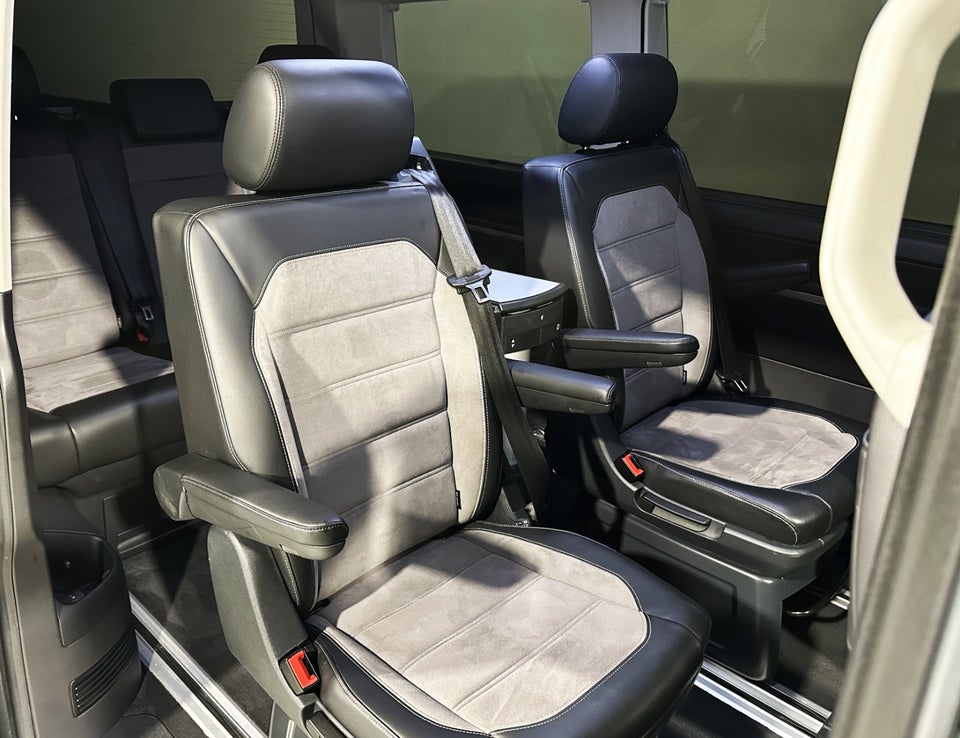 VW Multivan 2,0 TDi 199 Highline DSG kort