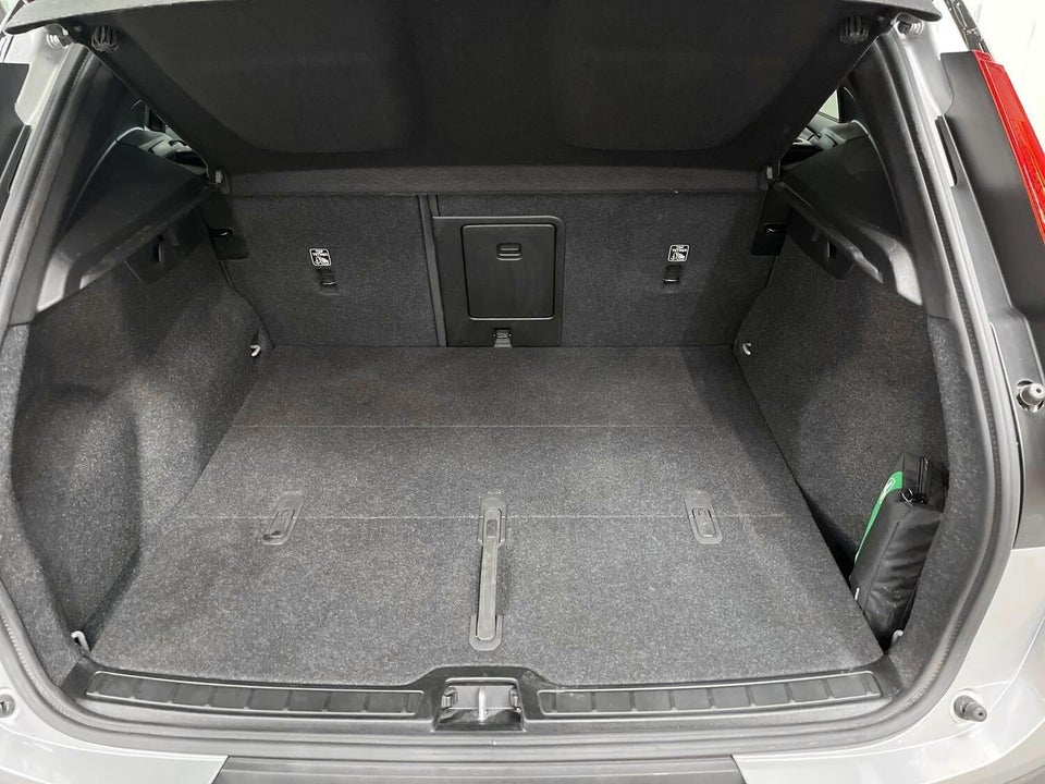 Volvo EX40 Extended Range Plus 5d