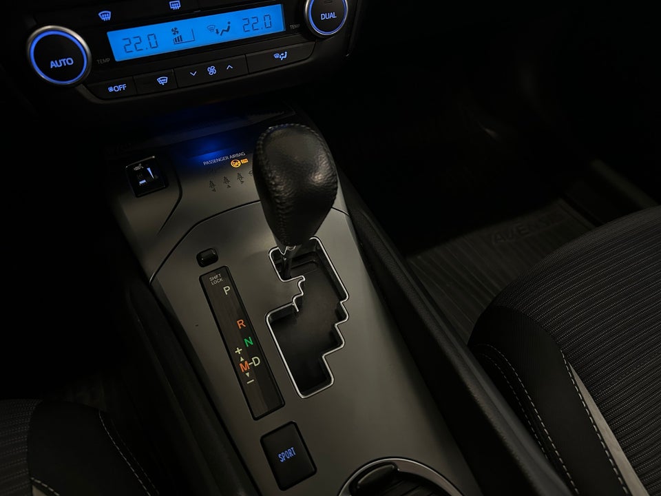 Toyota Avensis 1,8 VVT-i T2 Premium Touring Sports MDS 5d