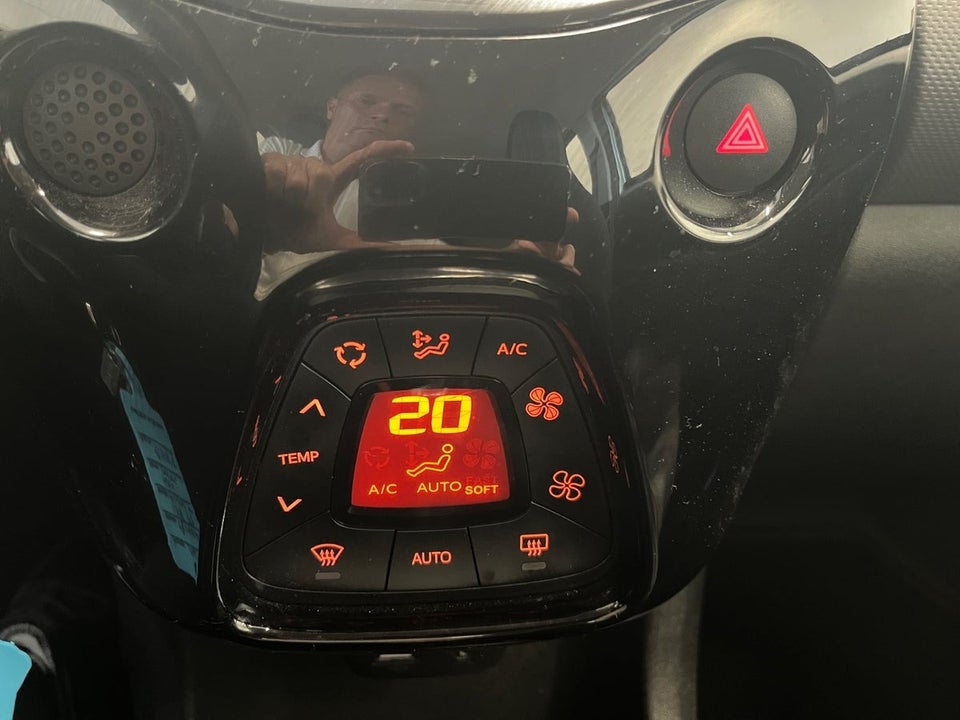 Peugeot 108 1,0 e-VTi 72 Allure+ 5d