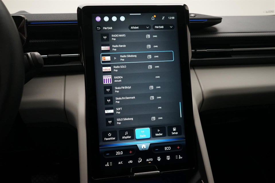 Ford Explorer 82 Premium Extended Range 5d