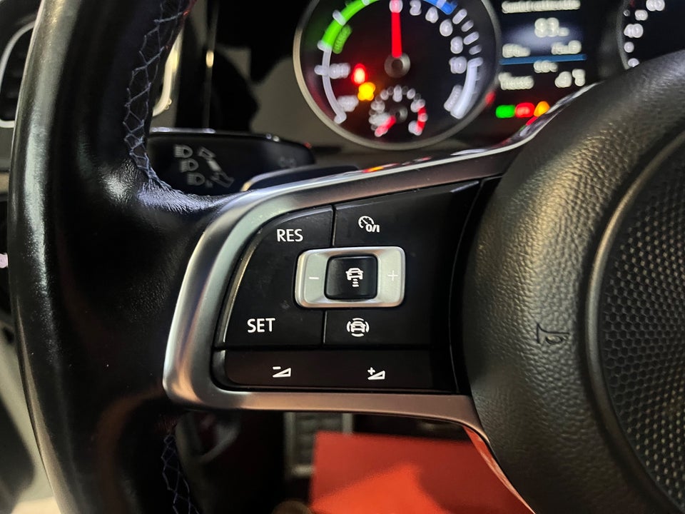 VW Golf VII 1,4 GTE DSG 5d