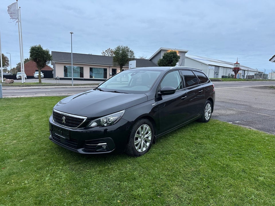 Peugeot 308 1,5 BlueHDi 130 Style SW 5d
