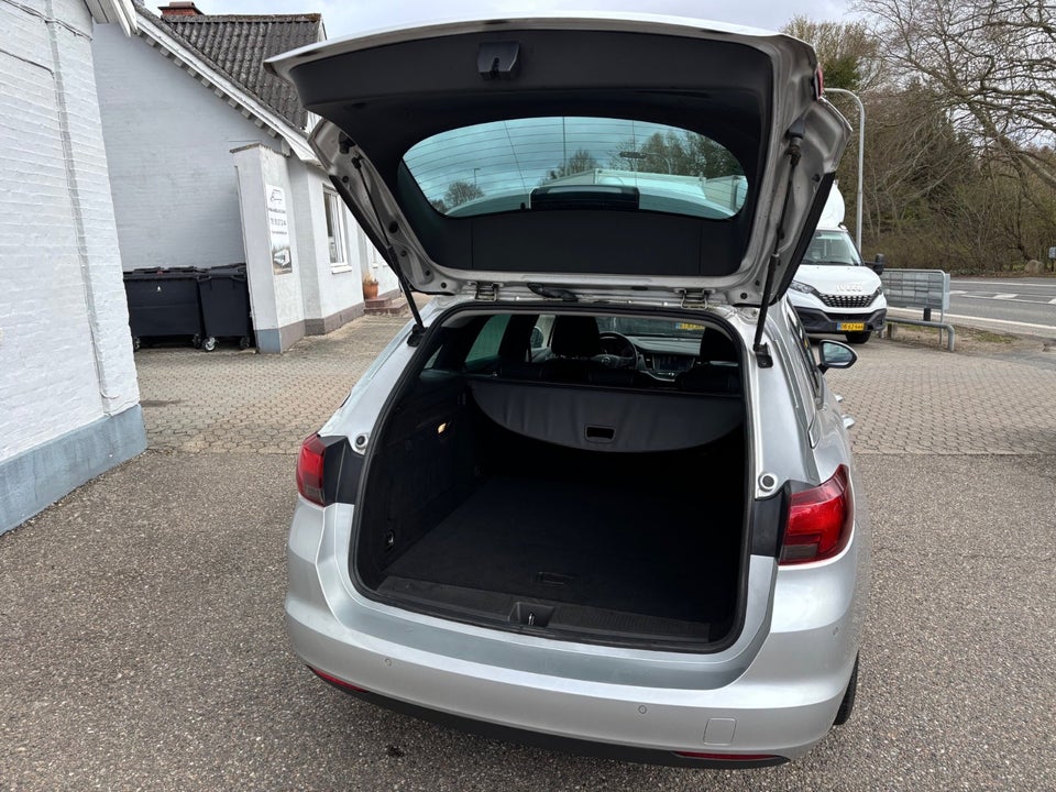 Opel Astra 1,6 CDTi 136 Excite Sports Tourer 5d