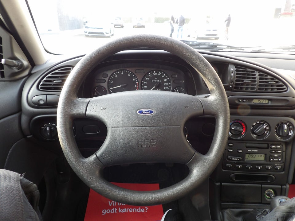Ford Mondeo 1,6 Fashion 4d