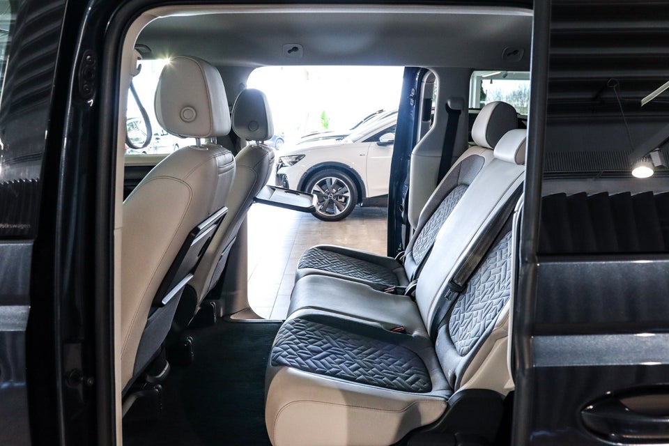 VW ID.Buzz 77 Style 75 Years Edition SWB 5d