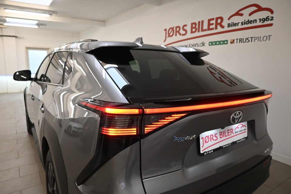 Toyota bZ4X Executive AWD 5d