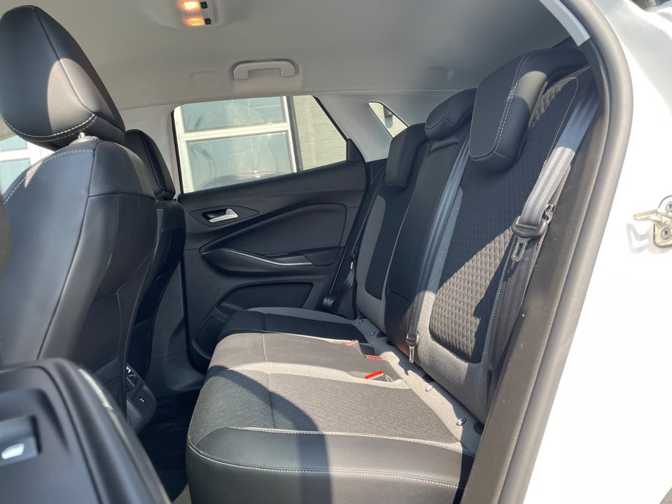 Opel Grandland X 1,6 Hybrid4 Ultimate aut. 5d