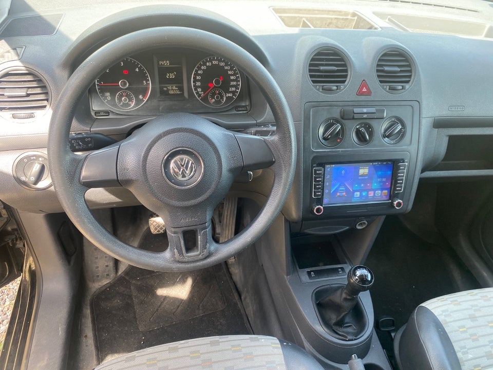 VW Caddy 1,6 TDi 102 Comfortline BMT Van 4d