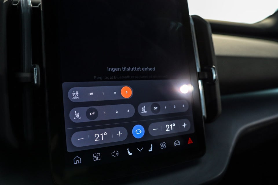 Volvo EX30 Extended Range Plus 5d