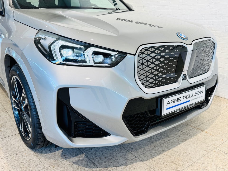 BMW iX1 xDrive30 Fully Charged M-Sport 5d