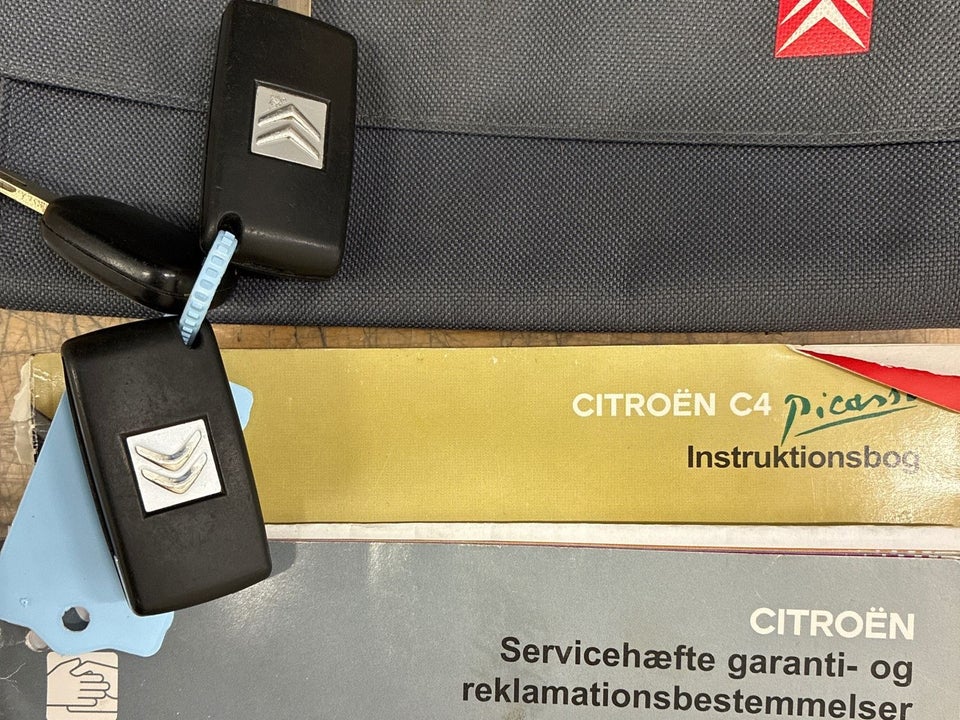 Citroën Grand C4 Picasso 1,8 16V Prestige 7prs 5d