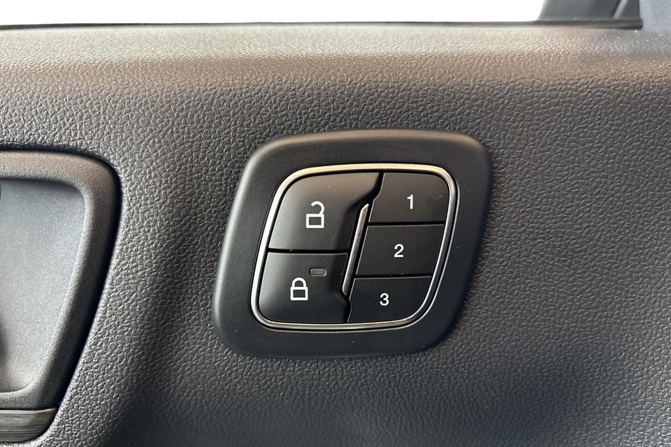 Ford Kuga 2,5 PHEV Active X CVT 5d
