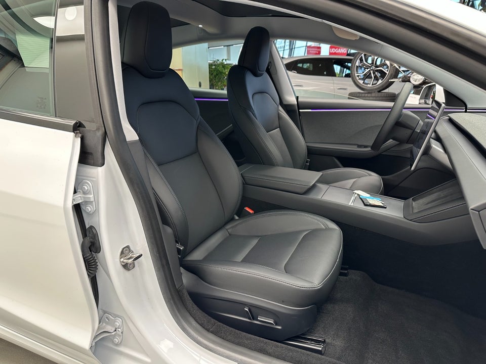 Tesla Model 3 RWD 4d