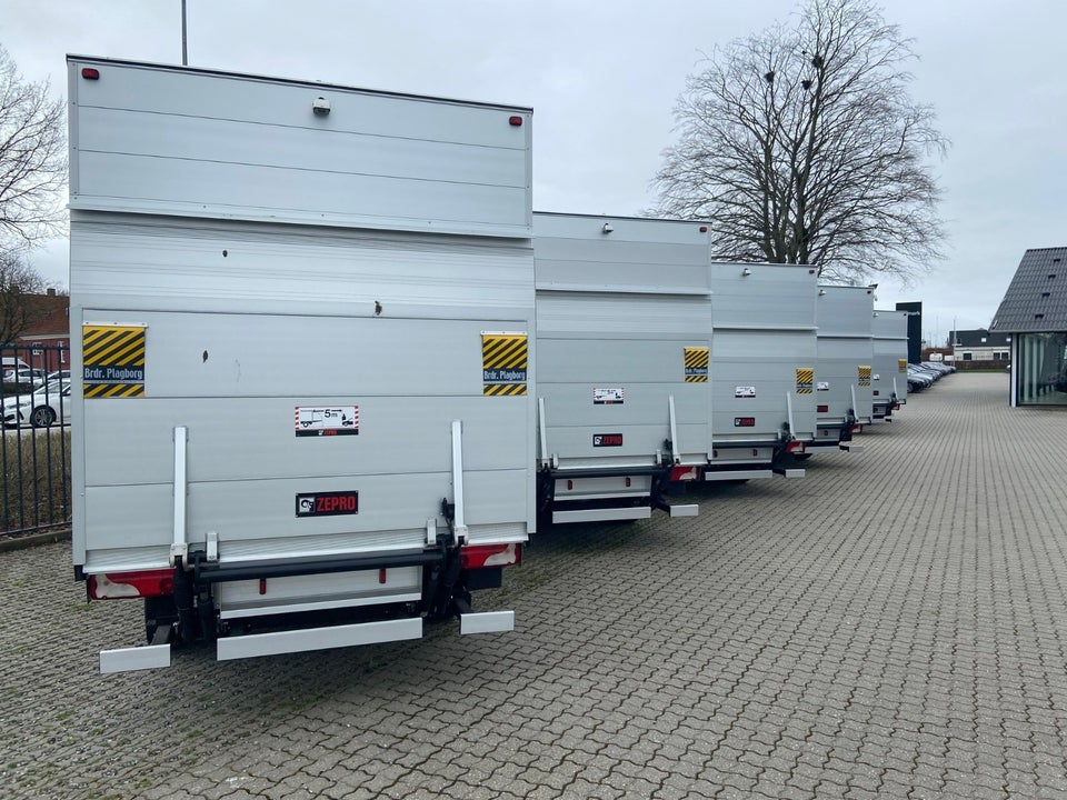 Mercedes Sprinter 317 2,0 CDi A3 Chassis PRO aut. RWD 2d