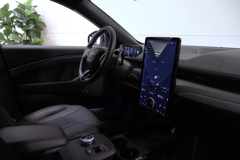 Ford Mustang Mach-E 75 Premium Standard Range AWD 5d