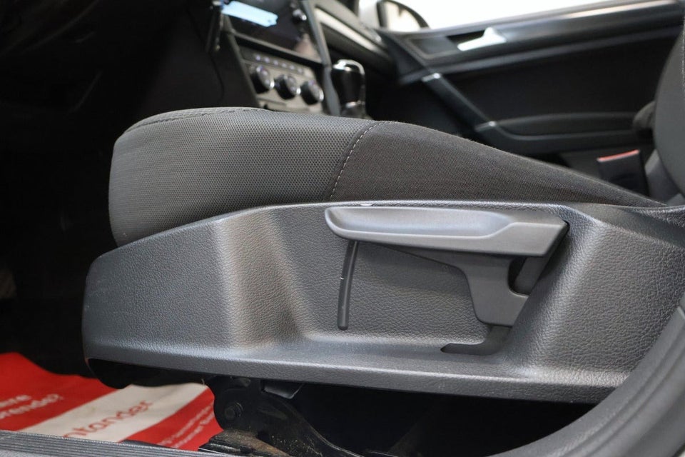 VW Golf VII 1,5 TSi 130 Comfortline Variant 5d