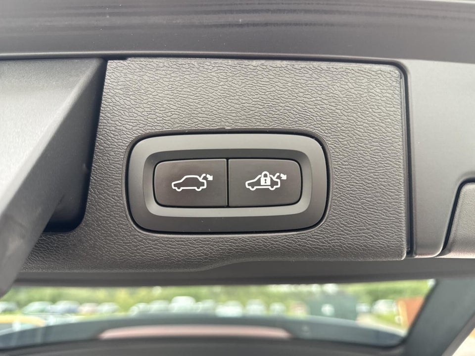 Volvo XC60 2,0 T8 ReCharge Inscription aut. AWD 5d