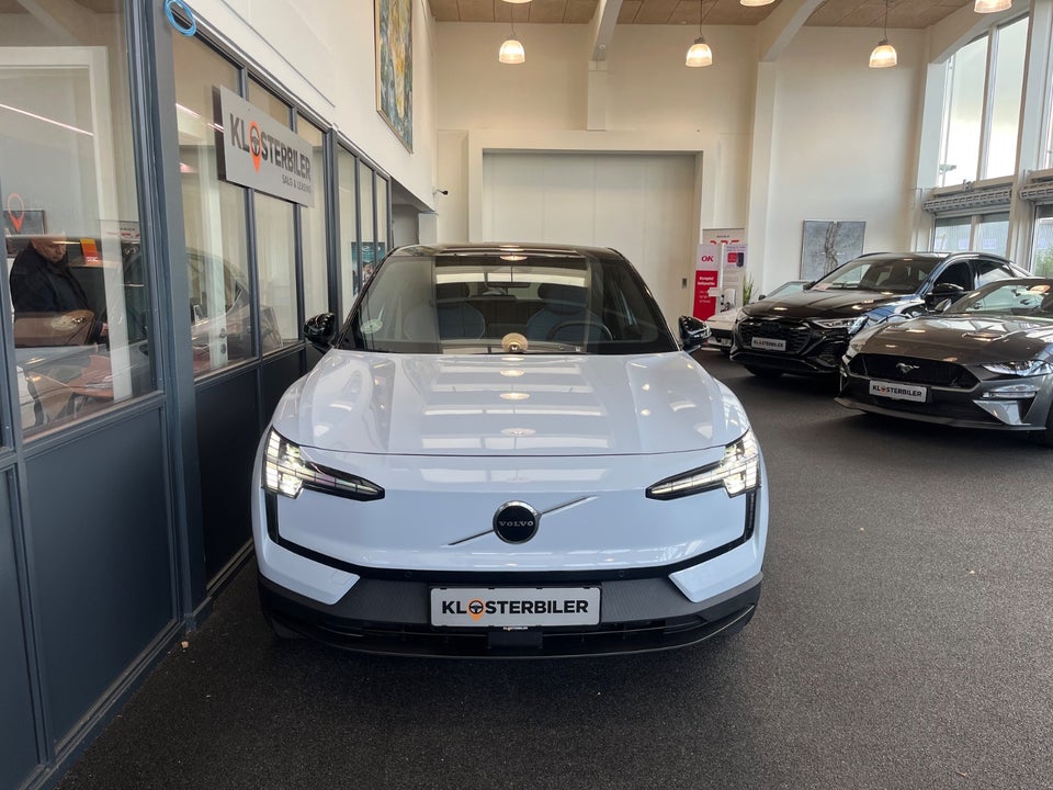 Volvo EX30 Standard Range Plus 5d