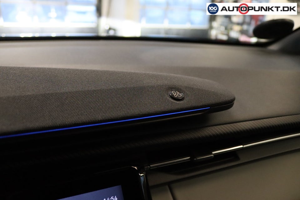 Ford Explorer 82 Premium Extended Range 5d