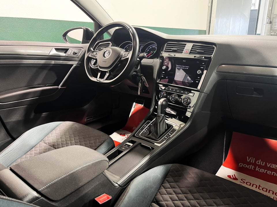 VW Golf VII 1,6 TDi 115 IQ.Drive Variant DSG 5d