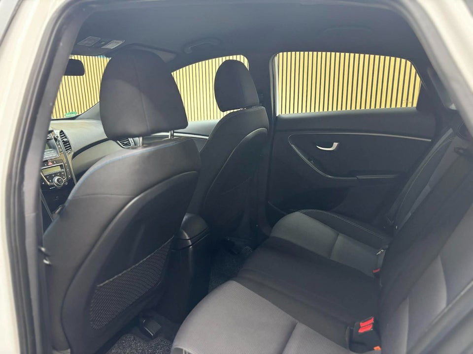 Hyundai i30 1,6 CRDi 110 5d