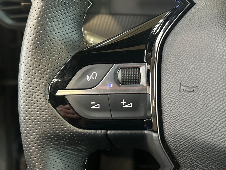 Peugeot e-2008 54 GT 5d