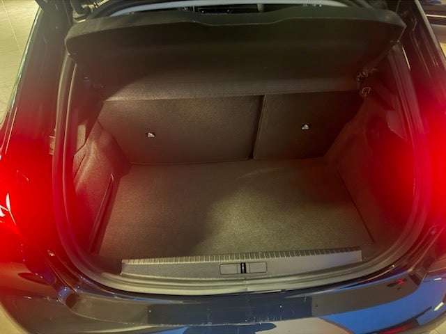 Peugeot 208 1,2 PureTech 100 Allure EAT8 5d