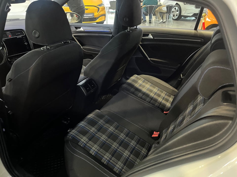VW Golf VII 1,4 GTE DSG 5d