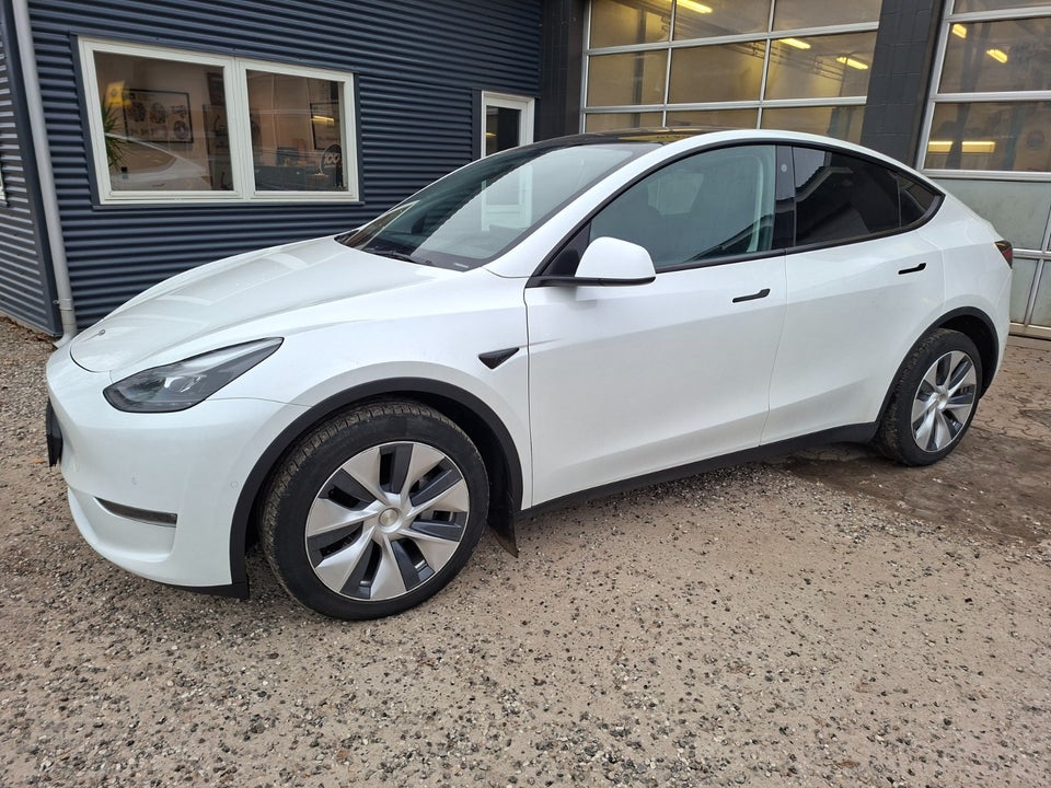 Tesla Model Y Long Range AWD 5d