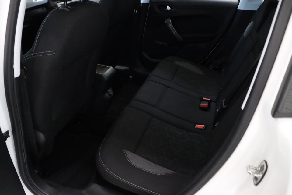 Peugeot 2008 1,2 VTi 82 Active 5d