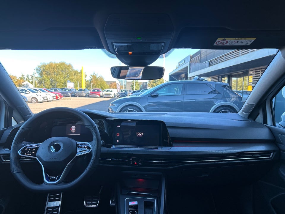 VW Golf VIII 1,4 GTE DSG 5d