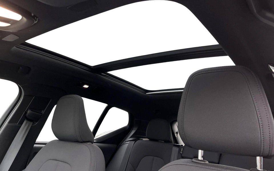 Volvo EX40 Extended Range Black Edition 5d