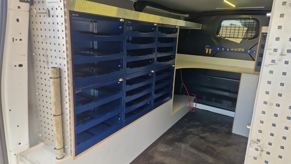 Ford Transit Custom 300 L1 2,0 TDCi 170 Limited aut.